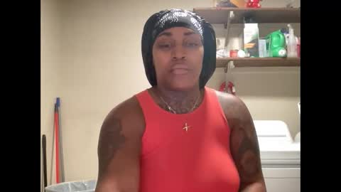 Snapshot of creame_sensation chatting on 10.12.25 PHANTOMTARGARYENXXX online show from 10.12.25