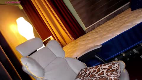 Snapshot of creamycum_celinexxx chatting on 02.04.26 Celine online show from 02.04.26