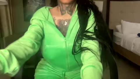 Snapshot of creamyexotica chatting on 12.28.24 CreamyExotica online show from 12.28.24