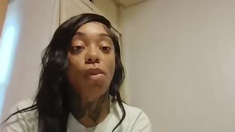 Snapshot of creamyexotica chatting on 09.24.25 CreamyExotica online show from 09.24.25