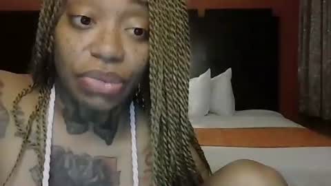 CreamyExotica online show from 11.30.25