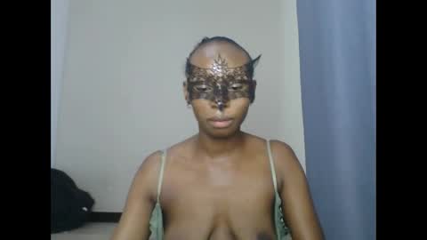 Snapshot of creamypitches chatting on 11.01.25 creamy pussy online show from 11.01.25