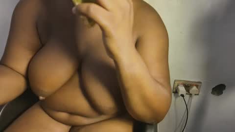 creamyposh1 online show from 12.17.25