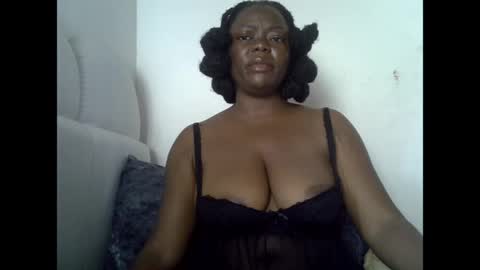 Snapshot of creamypussyxx chatting on 05.10.26 creamypussyxx online show from 05.10.26