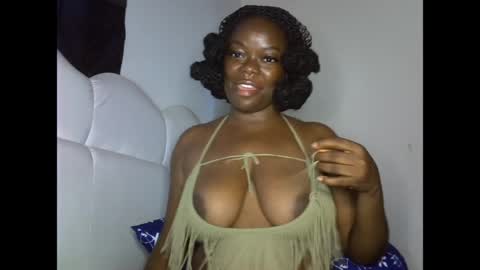 Snapshot of creamypussyxx chatting on 05.27.26 creamypussyxx online show from 05.27.26