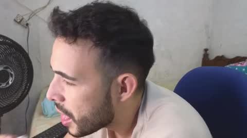 Snapshot of cris_simons chatting on 12.06.24 cris_simons online show from 12.06.24