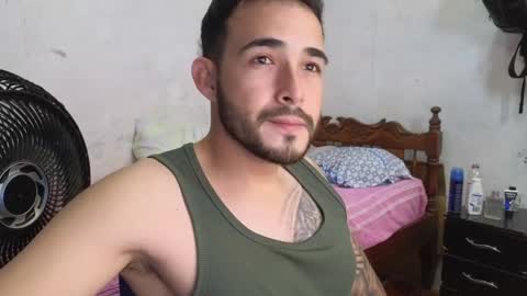 Snapshot of cris_simons chatting on 02.06.25 cris_simons online show from 02.06.25