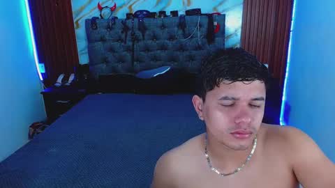 Snapshot of crisandmery chatting on 02.20.26 CRISANDMERY online show from 02.20.26