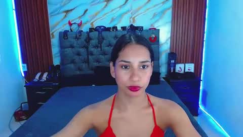 Snapshot of crisandmery chatting on 03.03.26 CRISANDMERY online show from 03.03.26