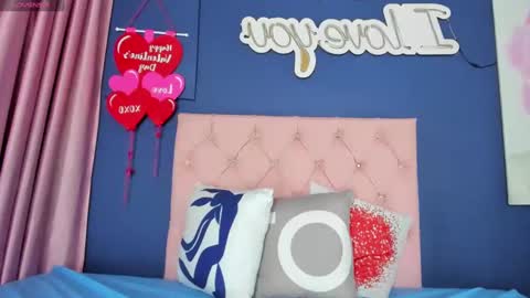 Snapshot of crisevanz18 chatting on 02.21.25 Cris Evanz online show from 02.21.25