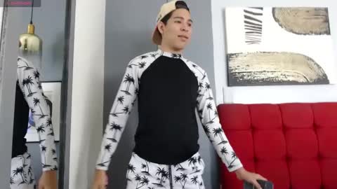 Snapshot of crisevanz18 chatting on 02.28.25 Cris Evanz online show from 02.28.25