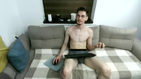 Snapshot of cristaelio chatting on 05.12.26 Crista-Elio online show from 05.12.26