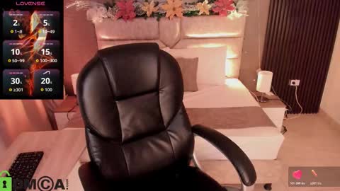 cristal__adams online show from 11.29.25