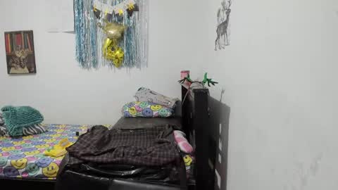 Snapshot of cristal_g19 chatting on 02.27.25 online show from 02.27.25