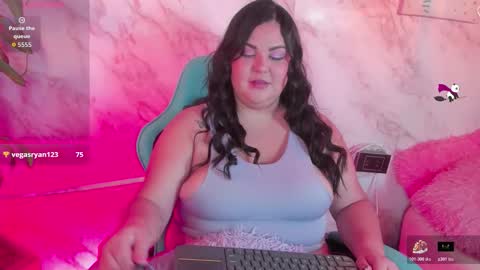 Snapshot of cristal_herrera chatting on 10.18.25 Cristal online show from 10.18.25