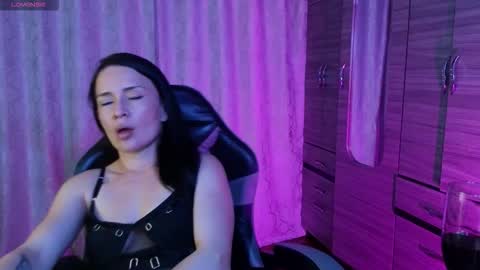  Alejandra from Wednesday to Saturday from 1000 pm to 400 am Colombian hour online show from 03.01.26