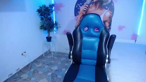 Milena online show from 02.28.25