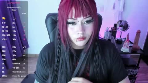 Snapshot of cristal_kosh chatting on 01.08.25 Cris online show from 01.08.25