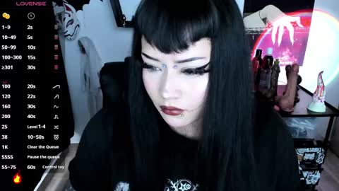 Snapshot of cristal_kosh chatting on 09.15.25 Cris online show from 09.15.25