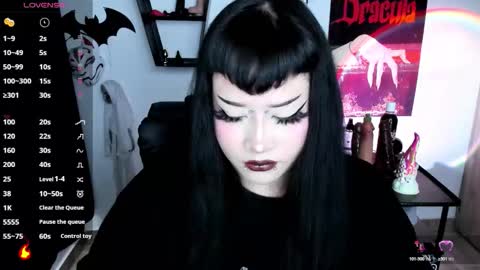 Snapshot of cristal_kosh chatting on 09.18.25 Cris online show from 09.18.25