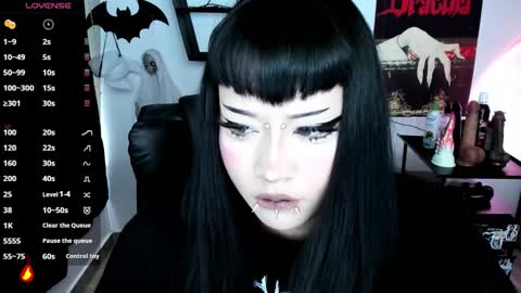 Snapshot of cristal_kosh chatting on 03.04.26 Cris online show from 03.04.26