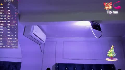 Snapshot of cristal_mason chatting on 12.13.24 Cristal online show from 12.13.24