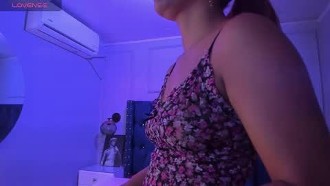 Snapshot of cristal_mason chatting on 12.18.24 Cristal online show from 12.18.24