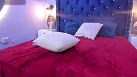 Snapshot of cristal_mason chatting on 12.18.24 Cristal online show from 12.18.24