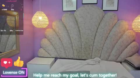 Snapshot of cristal_mason chatting on 01.18.25 Cristal online show from 01.18.25