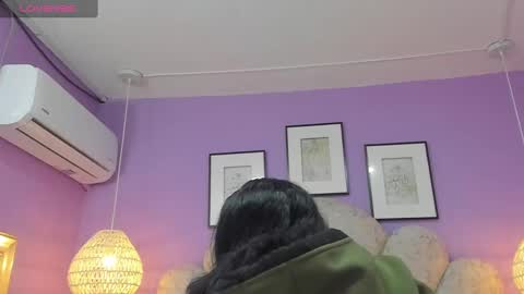 Snapshot of cristal_mason chatting on 02.01.25 Cristal online show from 02.01.25