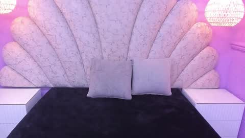 Snapshot of cristal_mason chatting on 02.06.25 Cristal online show from 02.06.25