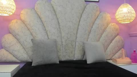 Snapshot of cristal_mason chatting on 02.08.25 Cristal online show from 02.08.25