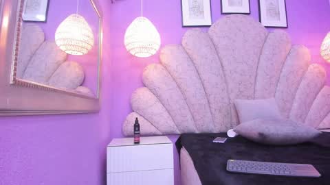 Snapshot of cristal_mason chatting on 02.08.25 Cristal online show from 02.08.25