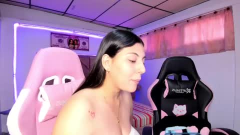 Snapshot of cristal_smith20 chatting on 06.01.26 cristal_smith20 online show from 06.01.26