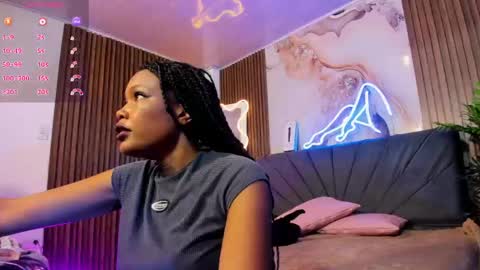 Snapshot of cristalbroke_tay chatting on 05.18.26 Crystalbroke online show from 05.18.26