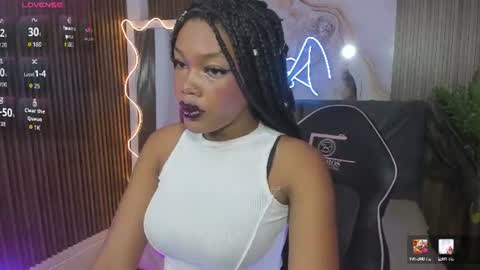 Snapshot of cristalbroke_tay chatting on 06.20.26 Crystalbroke online show from 06.20.26