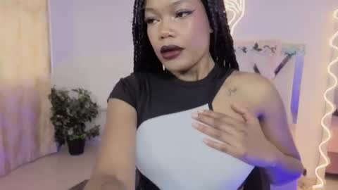 Snapshot of cristalbroke_tay chatting on 07.18.26 Crystalbroke online show from 07.18.26
