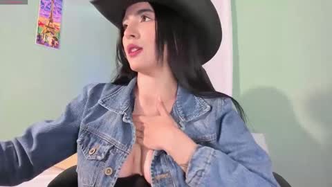 Snapshot of cristalcerati__ chatting on 03.12.25 Cristal online show from 03.12.25