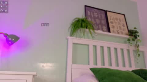 Nicole  Connection time 220pm-910pmCol online show from 09.26.25