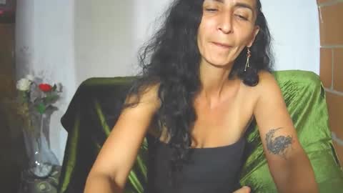 Snapshot of cristalvelvet chatting on 05.23.26 online show from 05.23.26