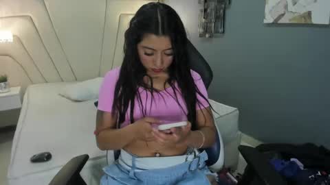  Independent Model online show from 01.09.25