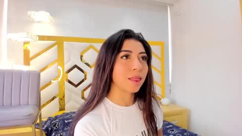  Independent Model online show from 01.14.25