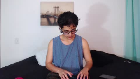 Snapshot of cristian_suarezz chatting on 12.19.24 online show from 12.19.24