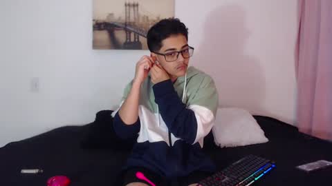 Snapshot of cristian_suarezz chatting on 12.30.24 online show from 12.30.24