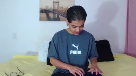 Snapshot of cristian_suarezz chatting on 01.20.25 online show from 01.20.25