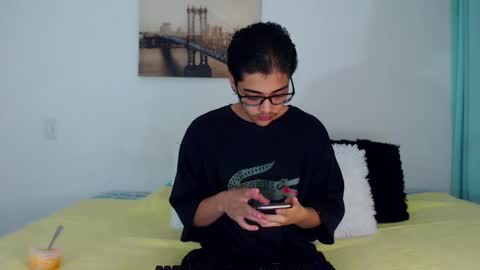 Snapshot of cristian_suarezz chatting on 01.29.25 online show from 01.29.25