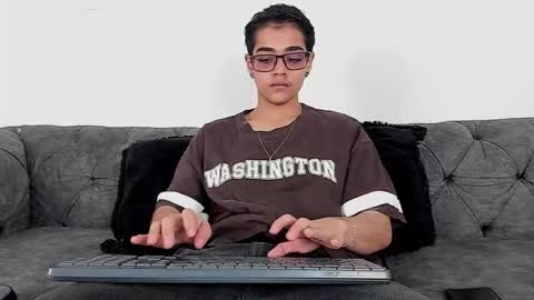 cristian_suarezz_ online show from 10.16.25