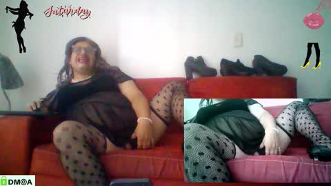 Snapshot of crossdresser64 chatting on 11.29.25 Linda Cross online show from 11.29.25