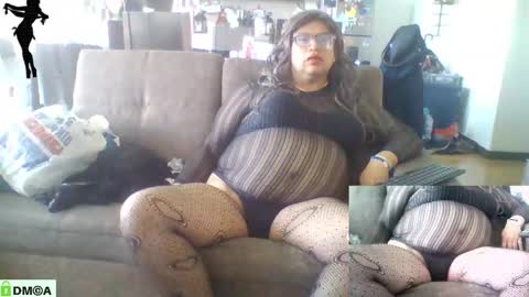 Snapshot of crossdresser64 chatting on 12.03.25 Linda Cross online show from 12.03.25