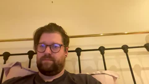 Snapshot of crouchendtiger chatting on 10.17.25 crouchendtiger online show from 10.17.25